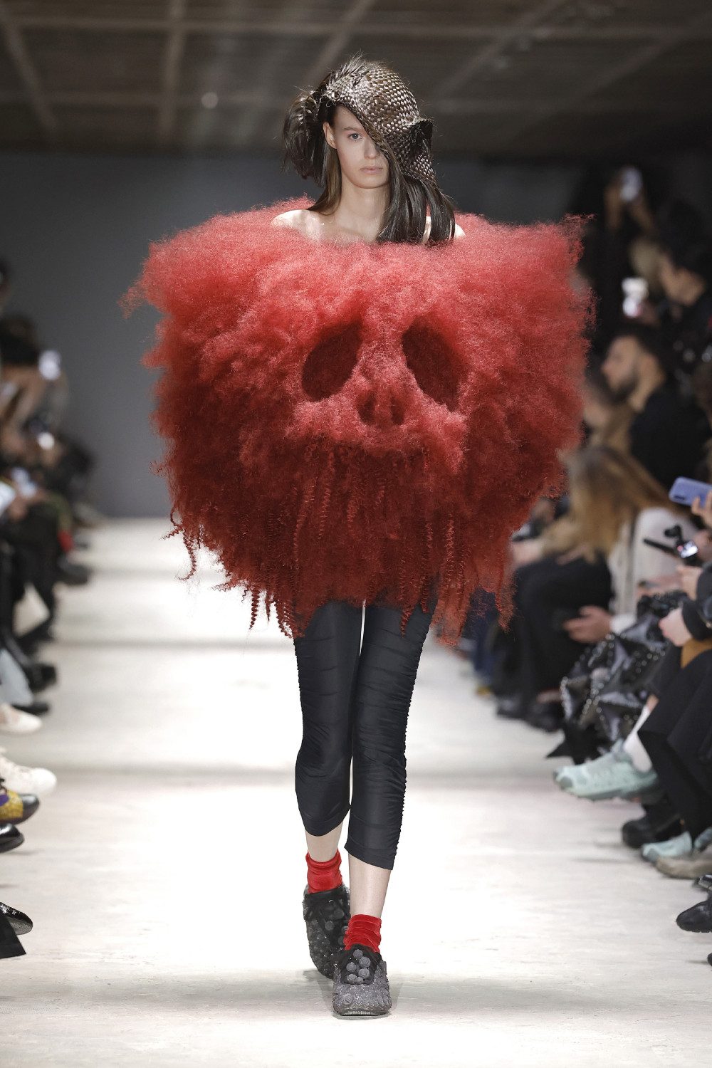 Noir Kei Ninomiya FW26: florece en la oscuridad con técnica