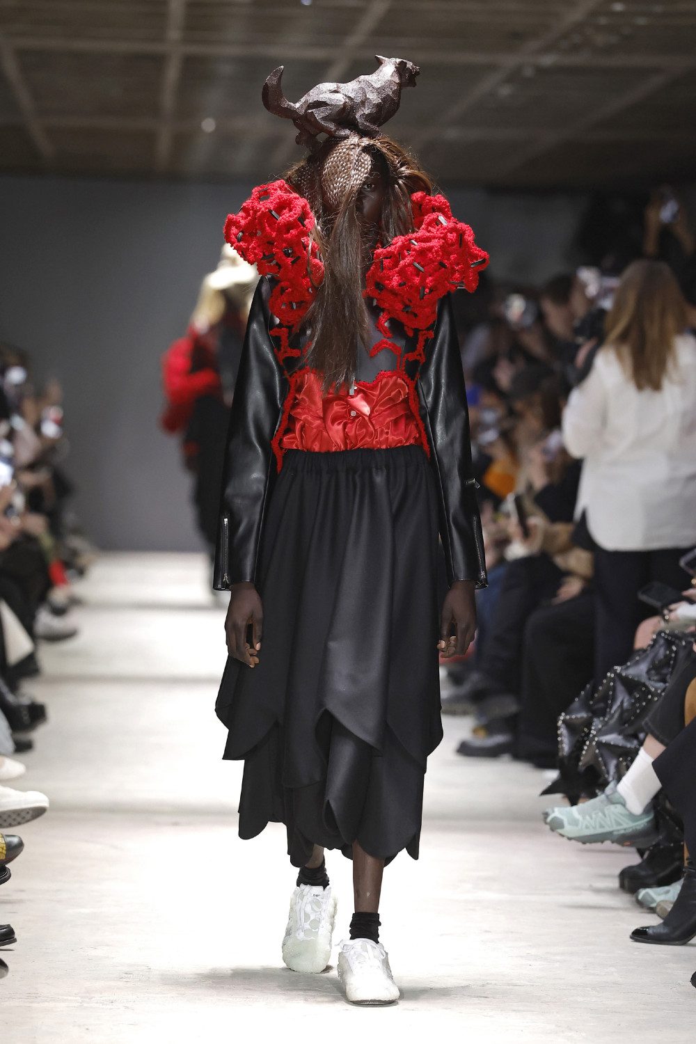 Noir Kei Ninomiya FW26: florece en la oscuridad con técnica