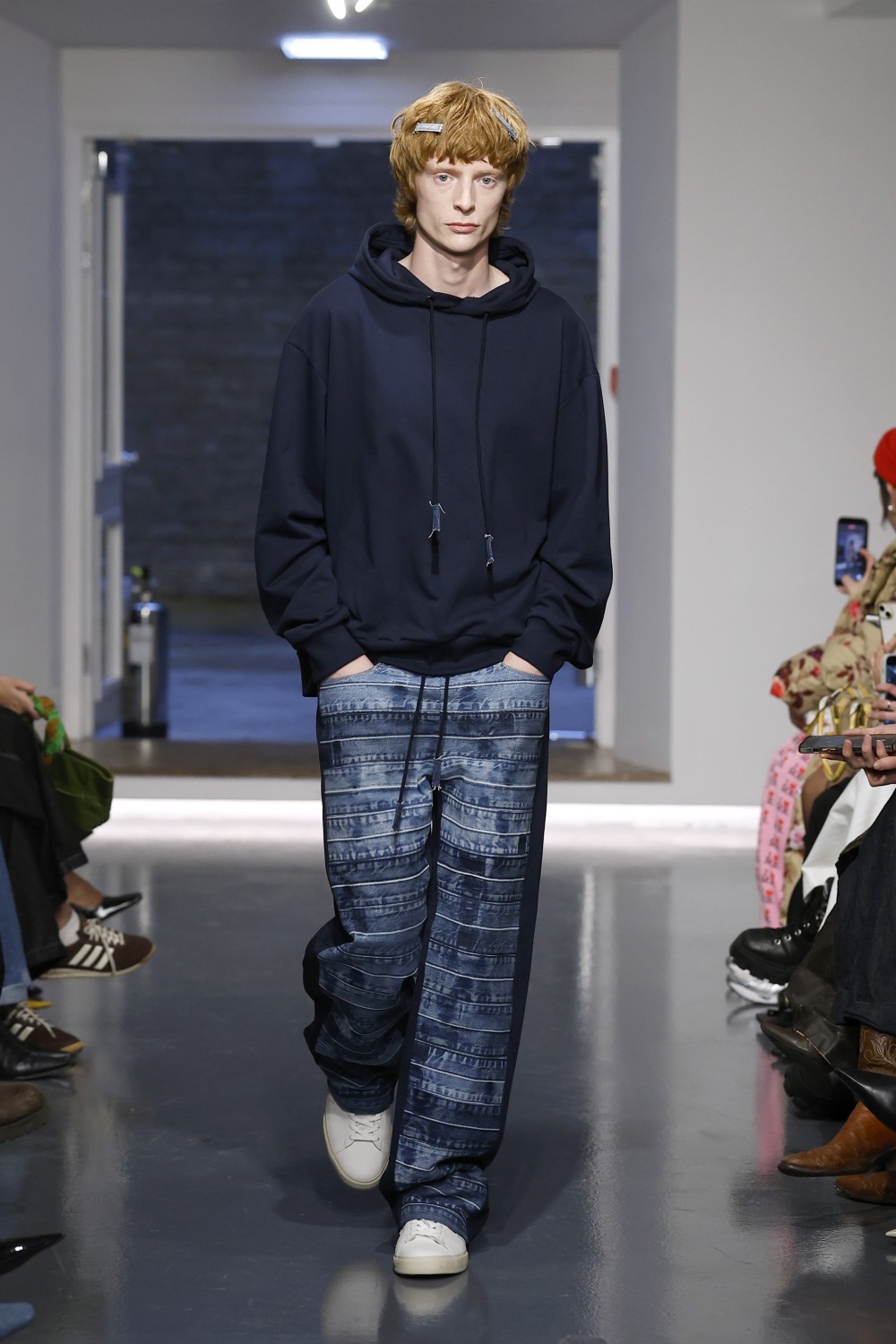 Ksenia Schnaider FW26: cuando el denim rompe las reglas