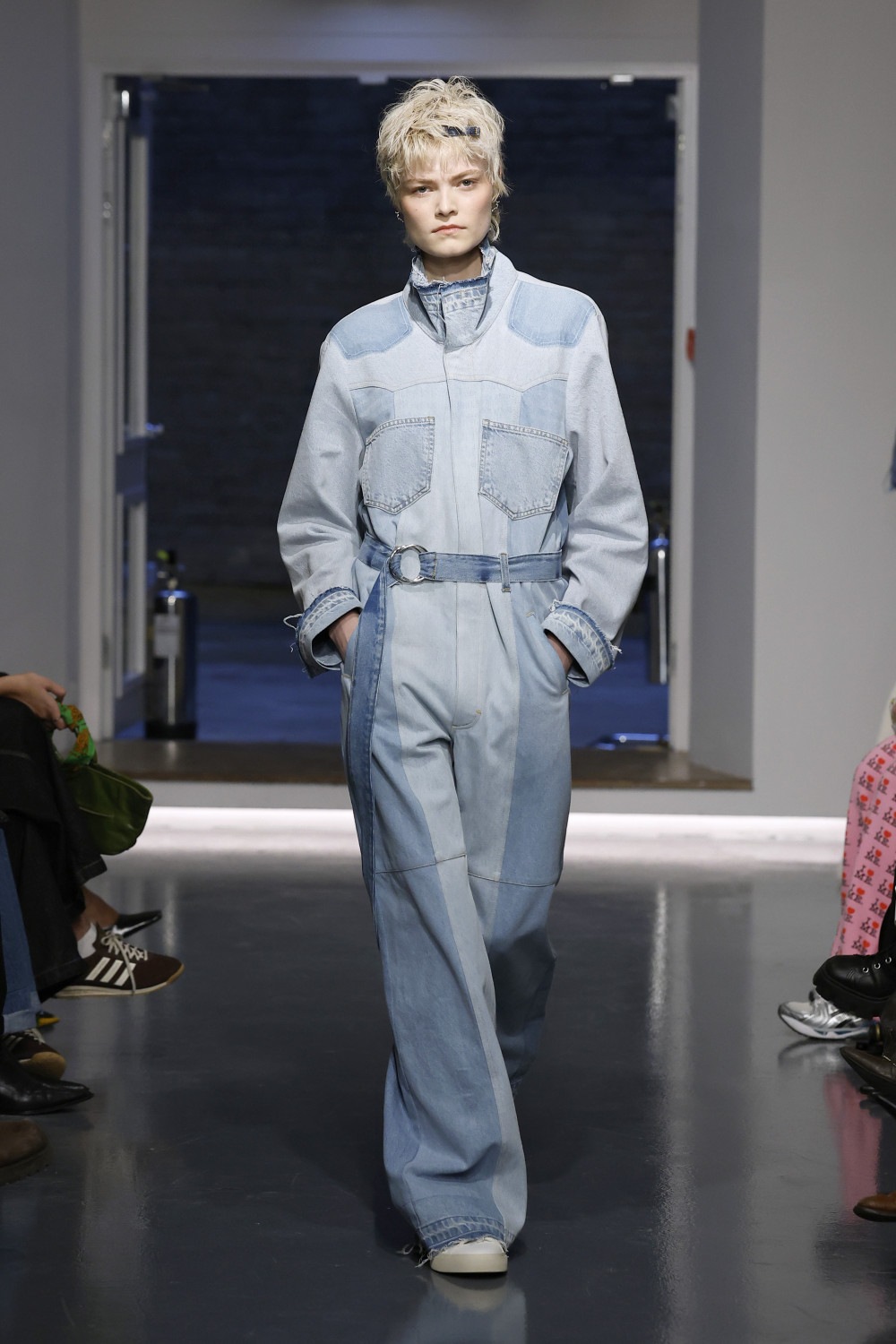 Ksenia Schnaider FW26: cuando el denim rompe las reglas