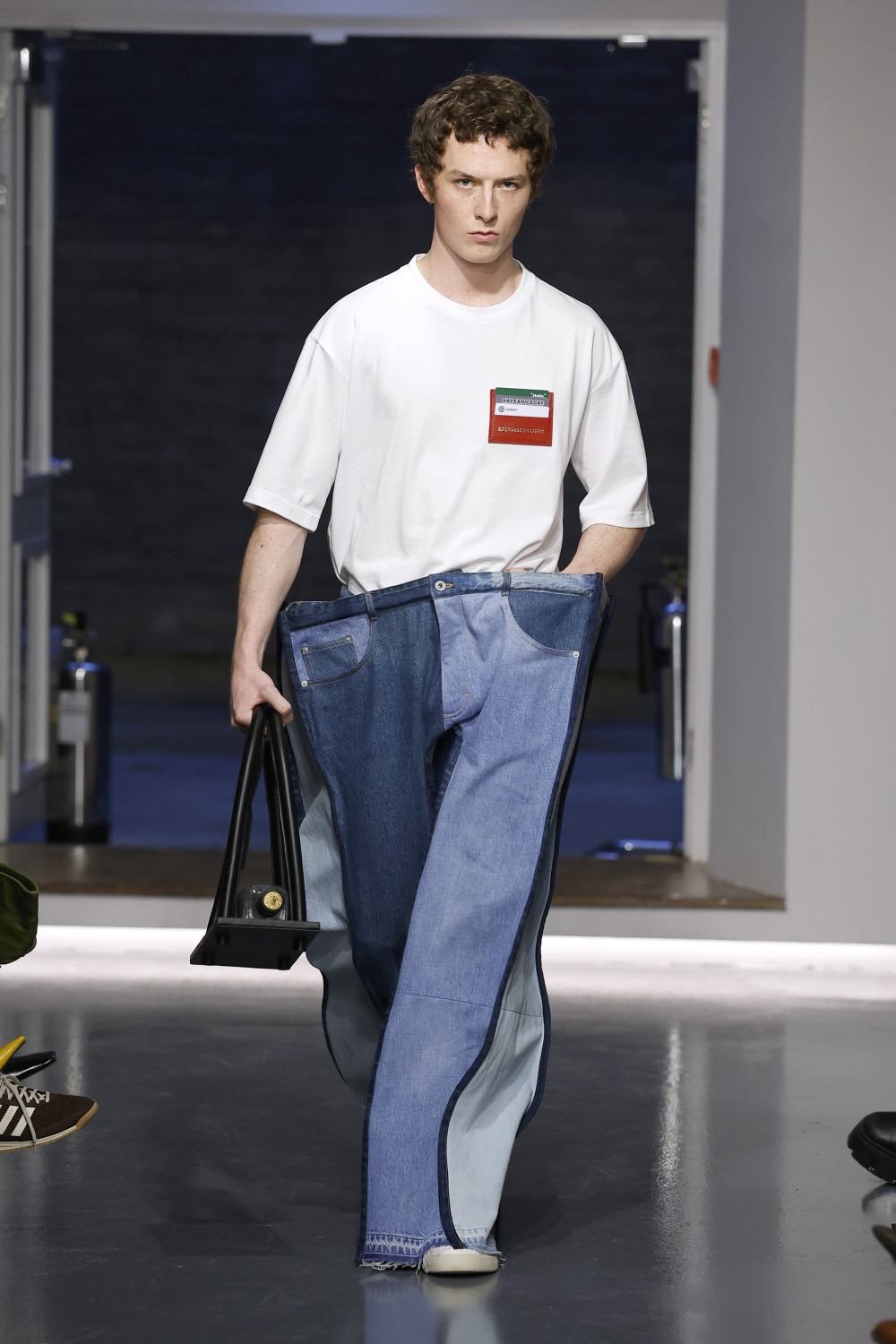 Ksenia Schnaider FW26: cuando el denim rompe las reglas