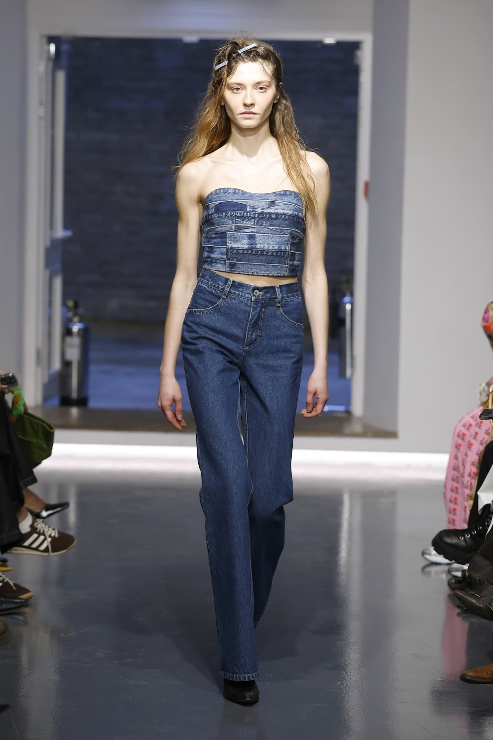 Ksenia Schnaider FW26: cuando el denim rompe las reglas
