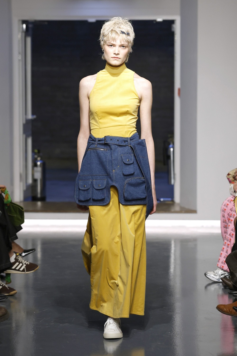 Ksenia Schnaider FW26: cuando el denim rompe las reglas