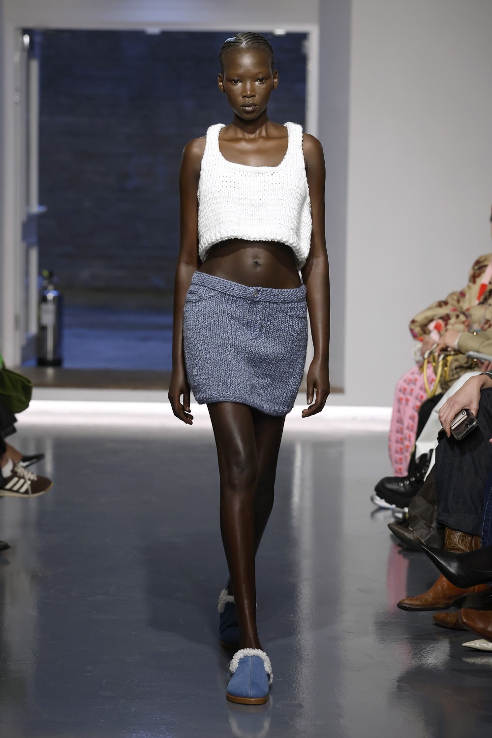Ksenia Schnaider FW26: cuando el denim rompe las reglas