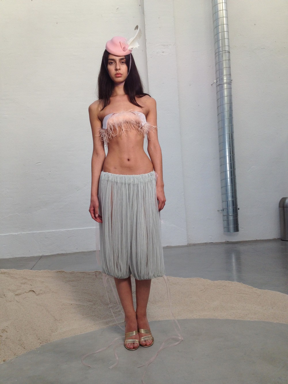 Moraïs SS27: una autobiografía de looks con seda y gasas