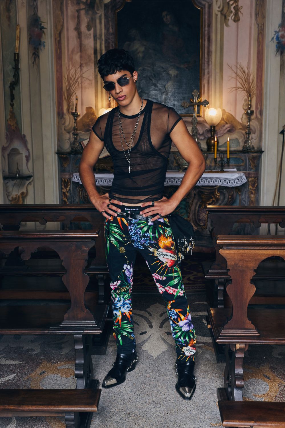 Dsquared2 SS27: la nueva masculinidad usa rosarios y cruces