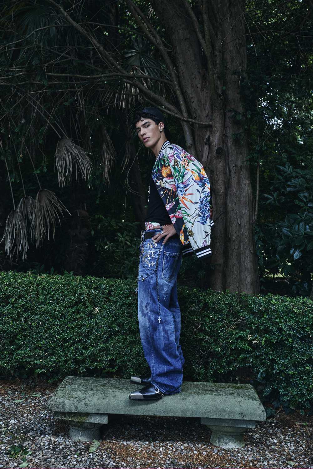 Dsquared2 SS27: la nueva masculinidad usa rosarios y cruces