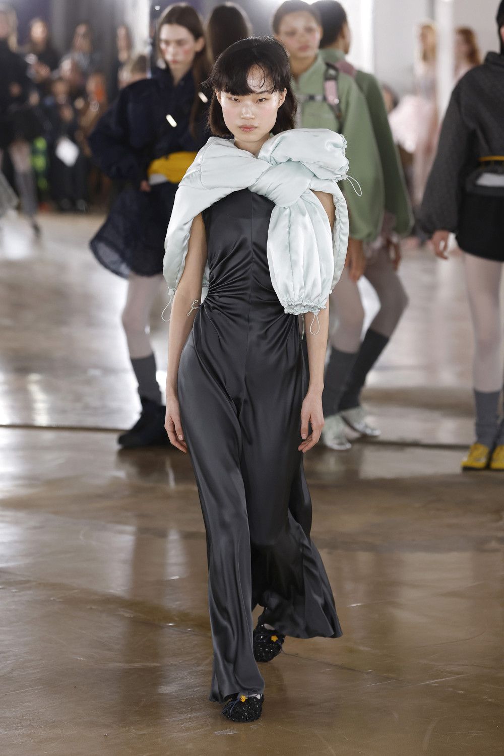 Cecilie Bahnsen FW26: bailarinas deportivas y románticas