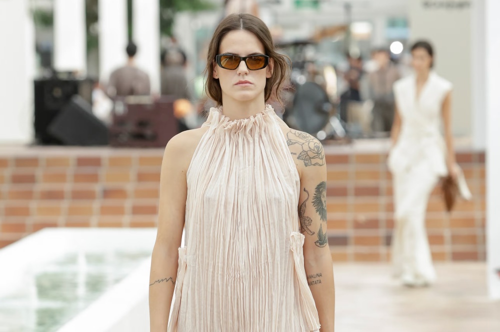 Adolfo Domínguez SS27: donde nace el color con moda ligera
