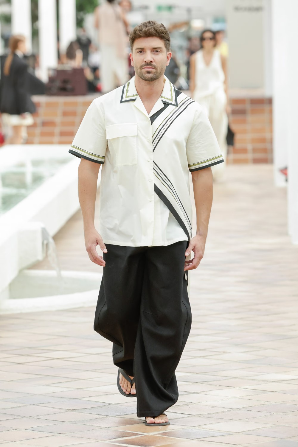 Adolfo Domínguez SS27: donde nace el color con moda ligera