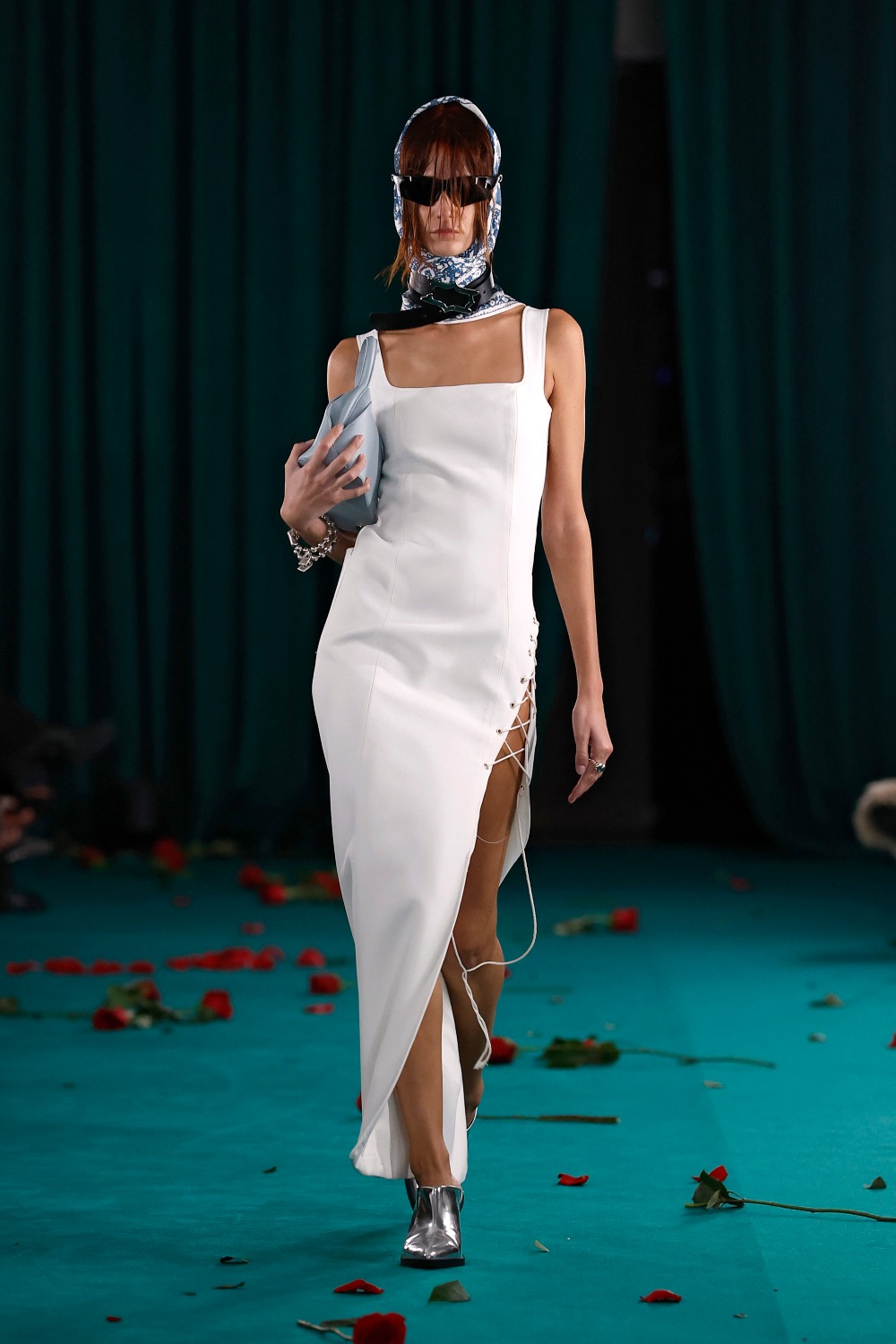 En MBFW Madrid, Calafat convierte las rosas en streetwear