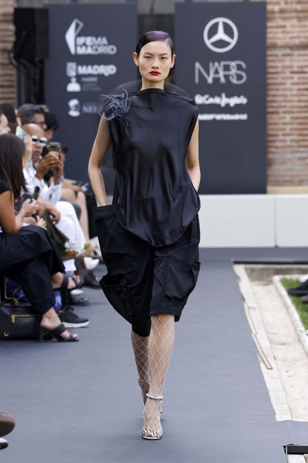 Ernesto Naranjo en MBFW Madrid hace flotar la moda etérea