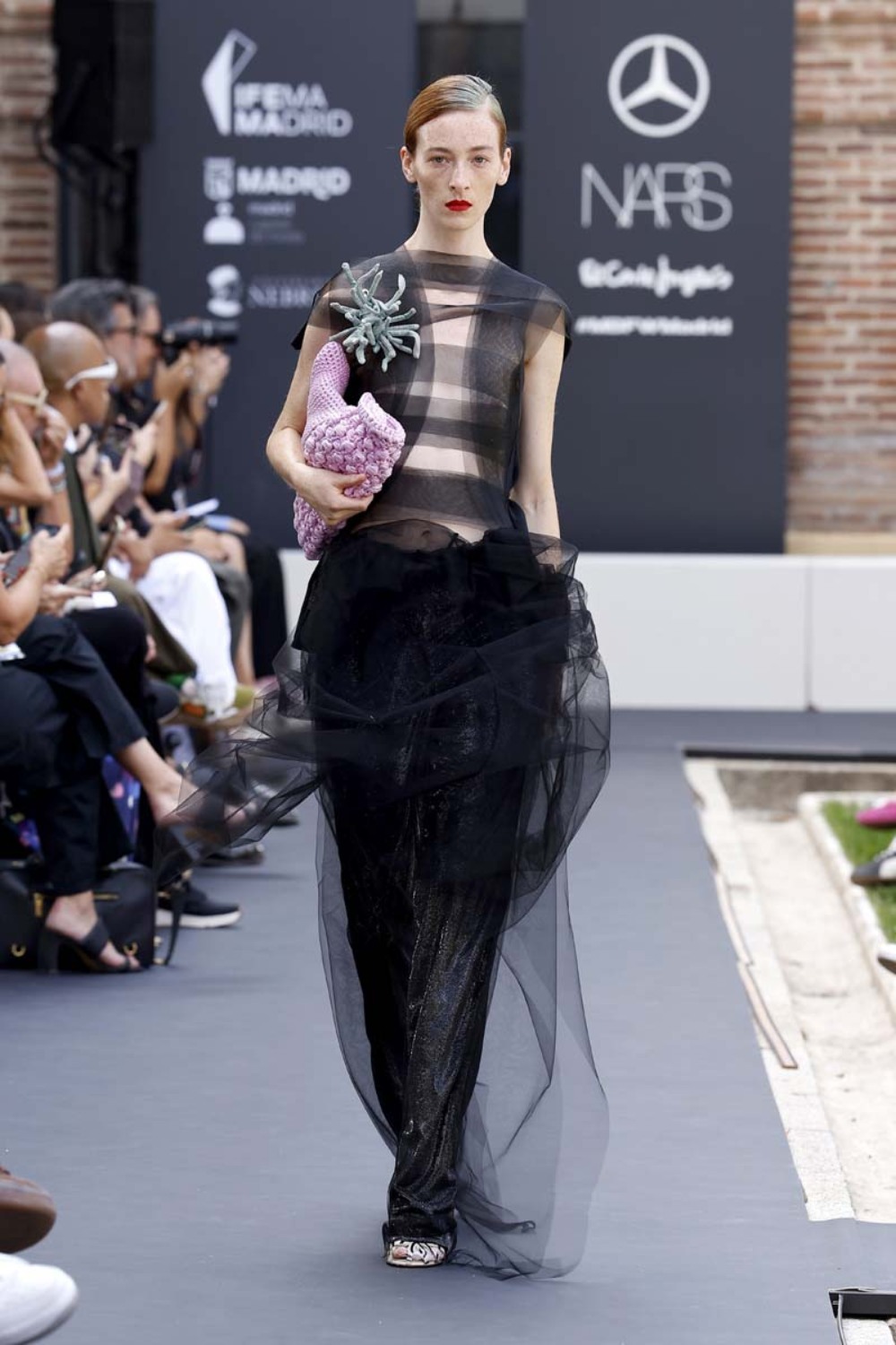 Ernesto Naranjo en MBFW Madrid hace flotar la moda etérea
