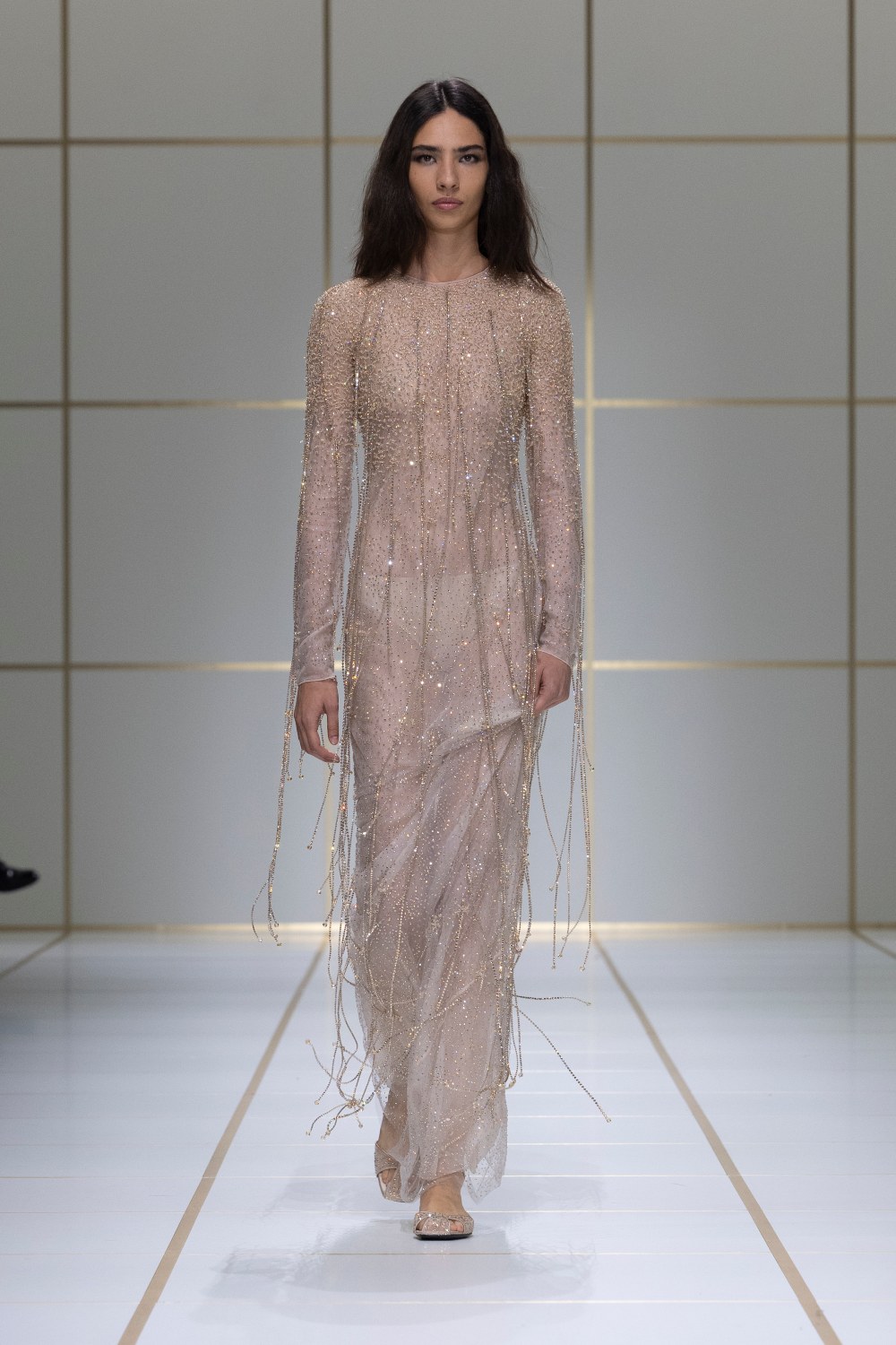 Giorgio Armani SS27: cuando el algodón se viste de noche