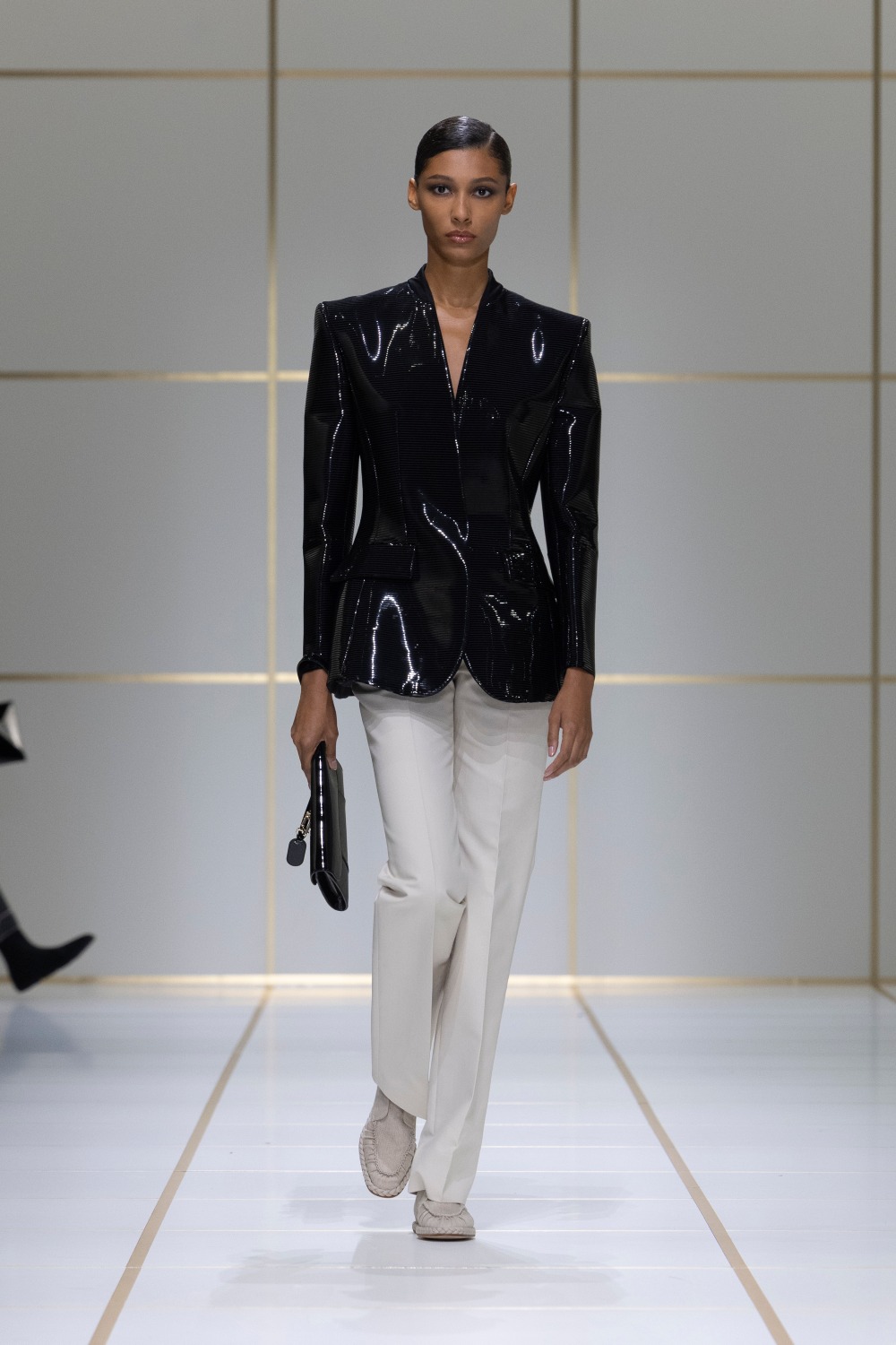 Giorgio Armani SS27: cuando el algodón se viste de noche