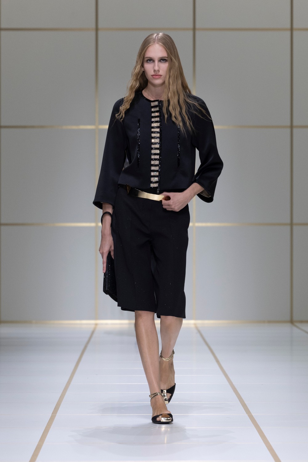 Giorgio Armani SS27: cuando el algodón se viste de noche