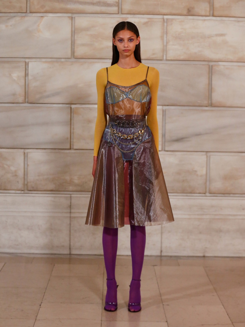 Marc Jacobs SS27: exuberancia y color desde su archivo