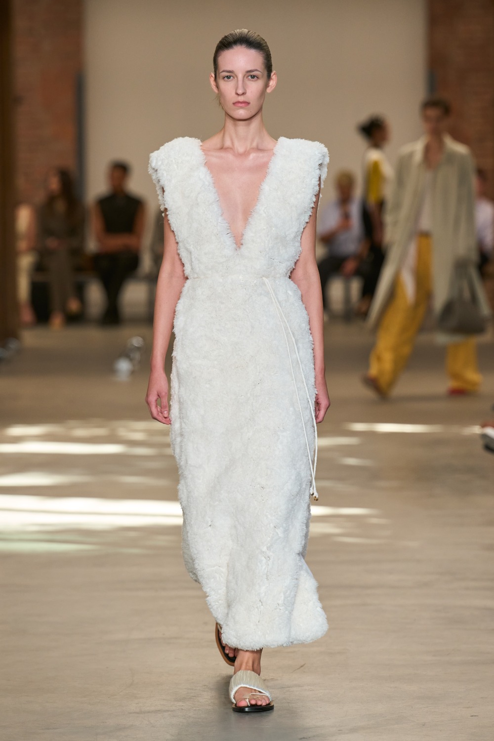 Calvin Klein Primavera 2027: desviste el minimalismo puro