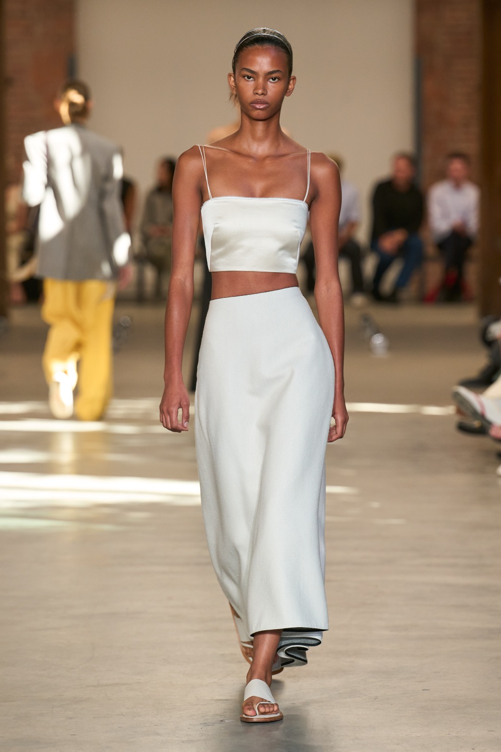 Calvin Klein Primavera 2027: desviste el minimalismo puro