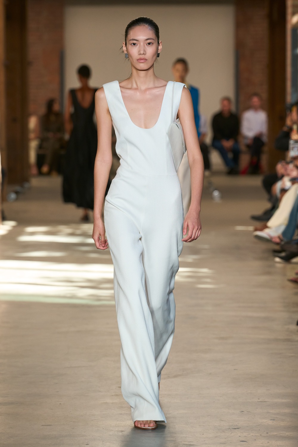 Calvin Klein Primavera 2027: desviste el minimalismo puro