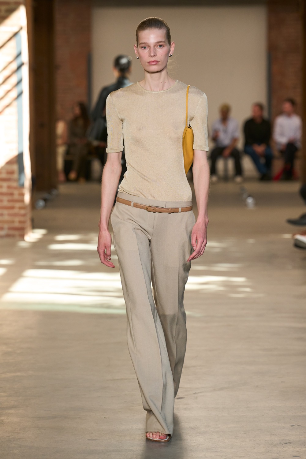 Calvin Klein Primavera 2027: desviste el minimalismo puro