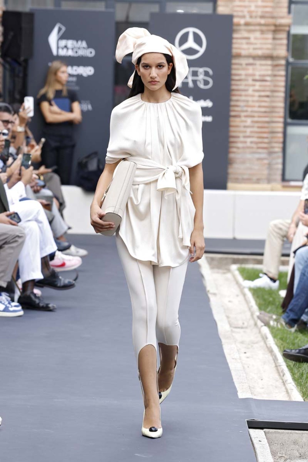 Moisés Nieto dibuja a su mujer andaluza en MBFW Madrid