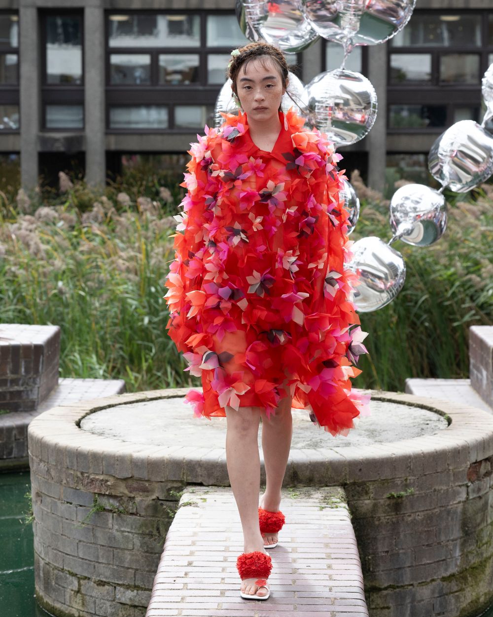 Susan Fang SS27: convierte la ilusión del amor en organza
