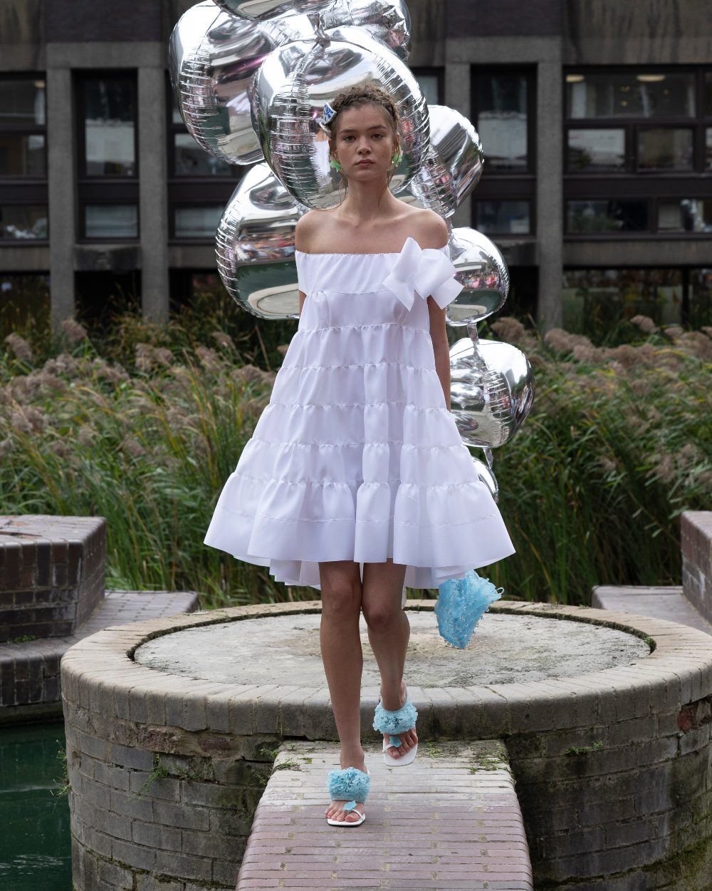 Susan Fang SS27: convierte la ilusión del amor en organza
