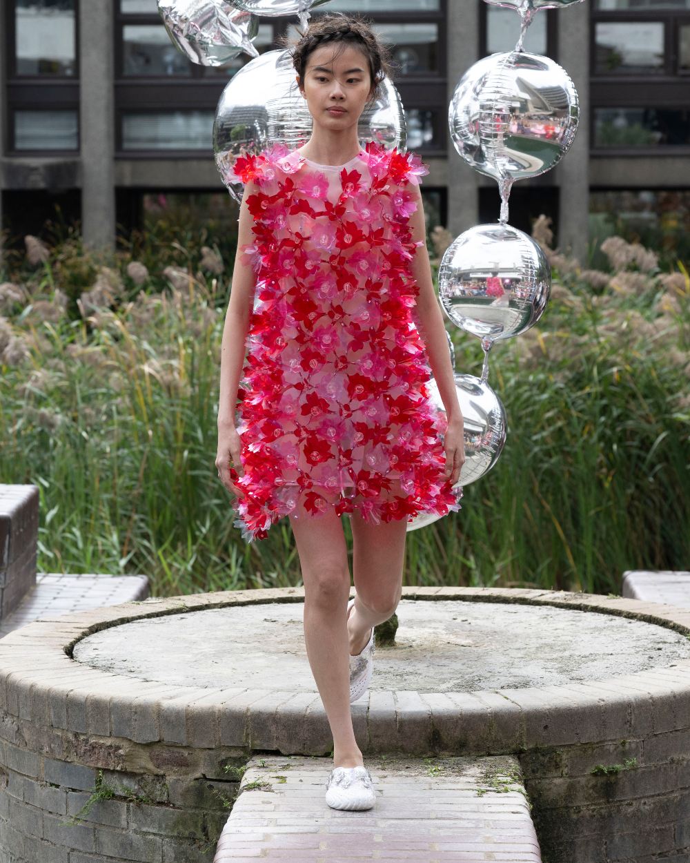Susan Fang SS27: convierte la ilusión del amor en organza