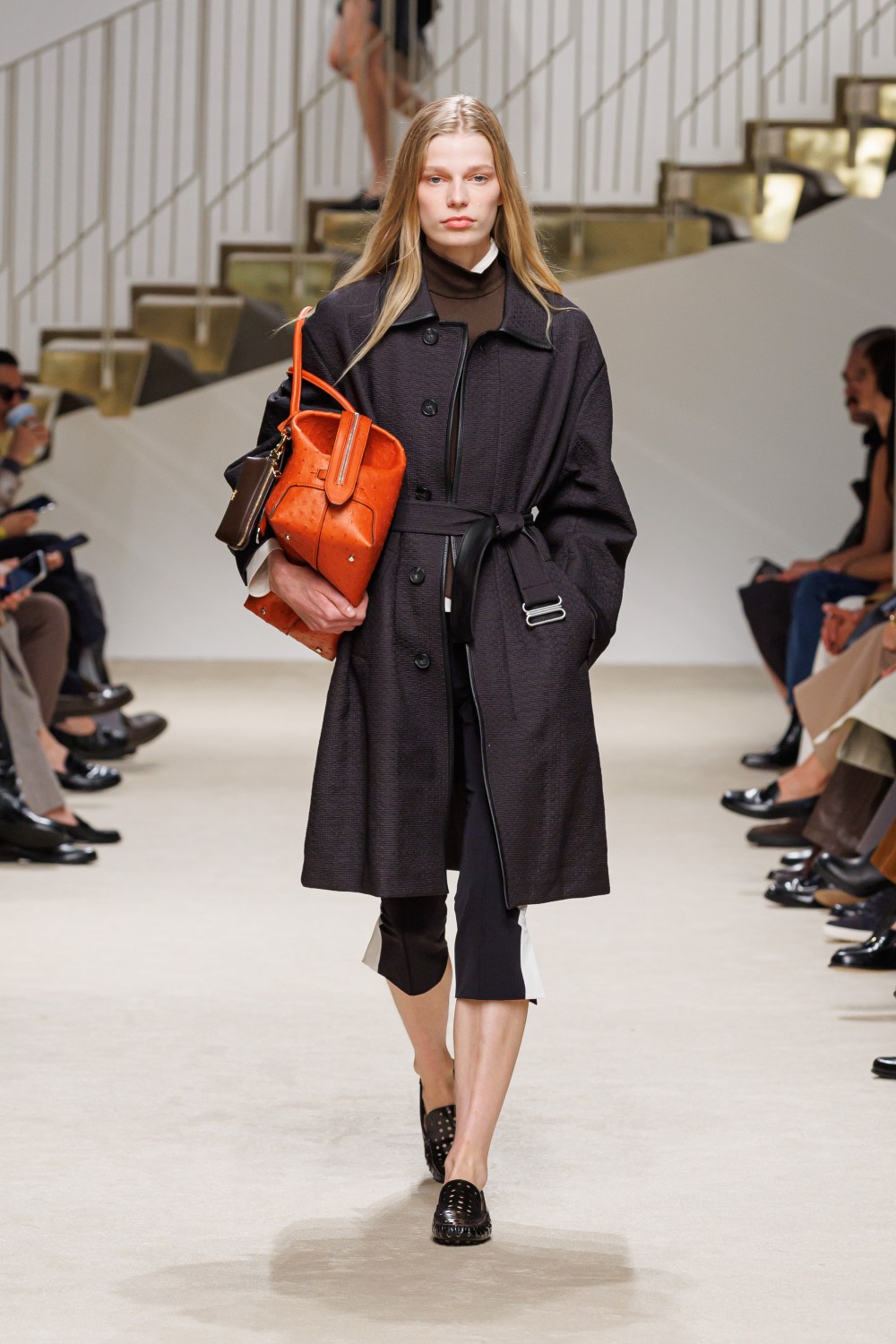 Tod’s SS27: cómo el cuero se aligera en el diseño femenino