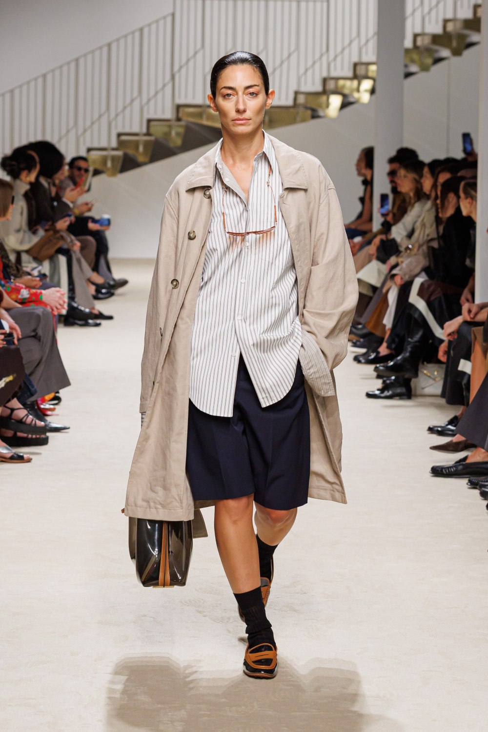 Tod’s SS27: cómo el cuero se aligera en el diseño femenino