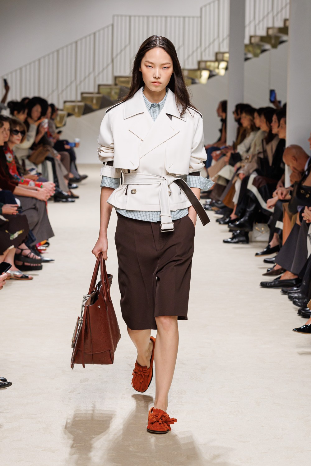 Tod’s SS27: cómo el cuero se aligera en el diseño femenino