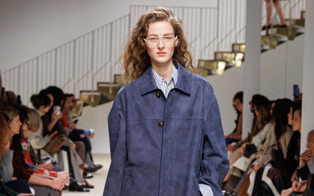 Tod’s SS27: cómo el cuero se aligera en el diseño femenino