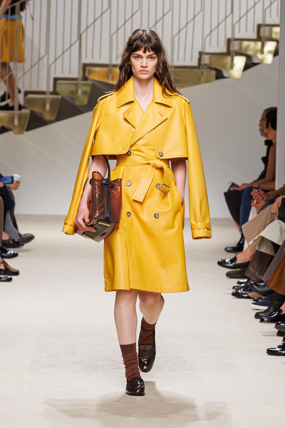 Tod’s SS27: cómo el cuero se aligera en el diseño femenino