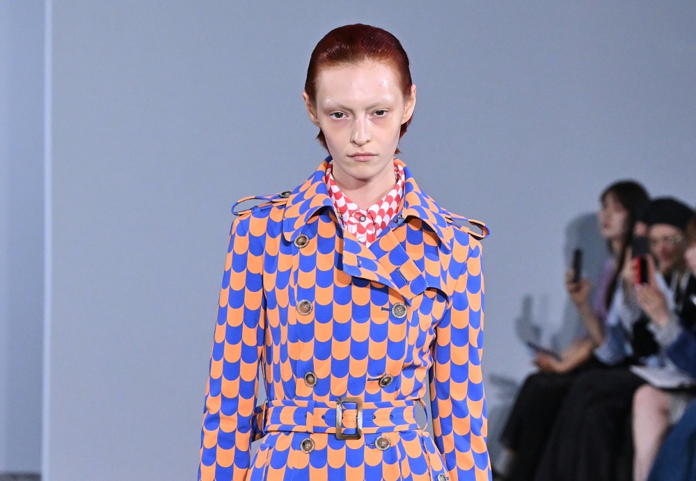 Anrealage SS27: la piel digital hecha de escamas de color