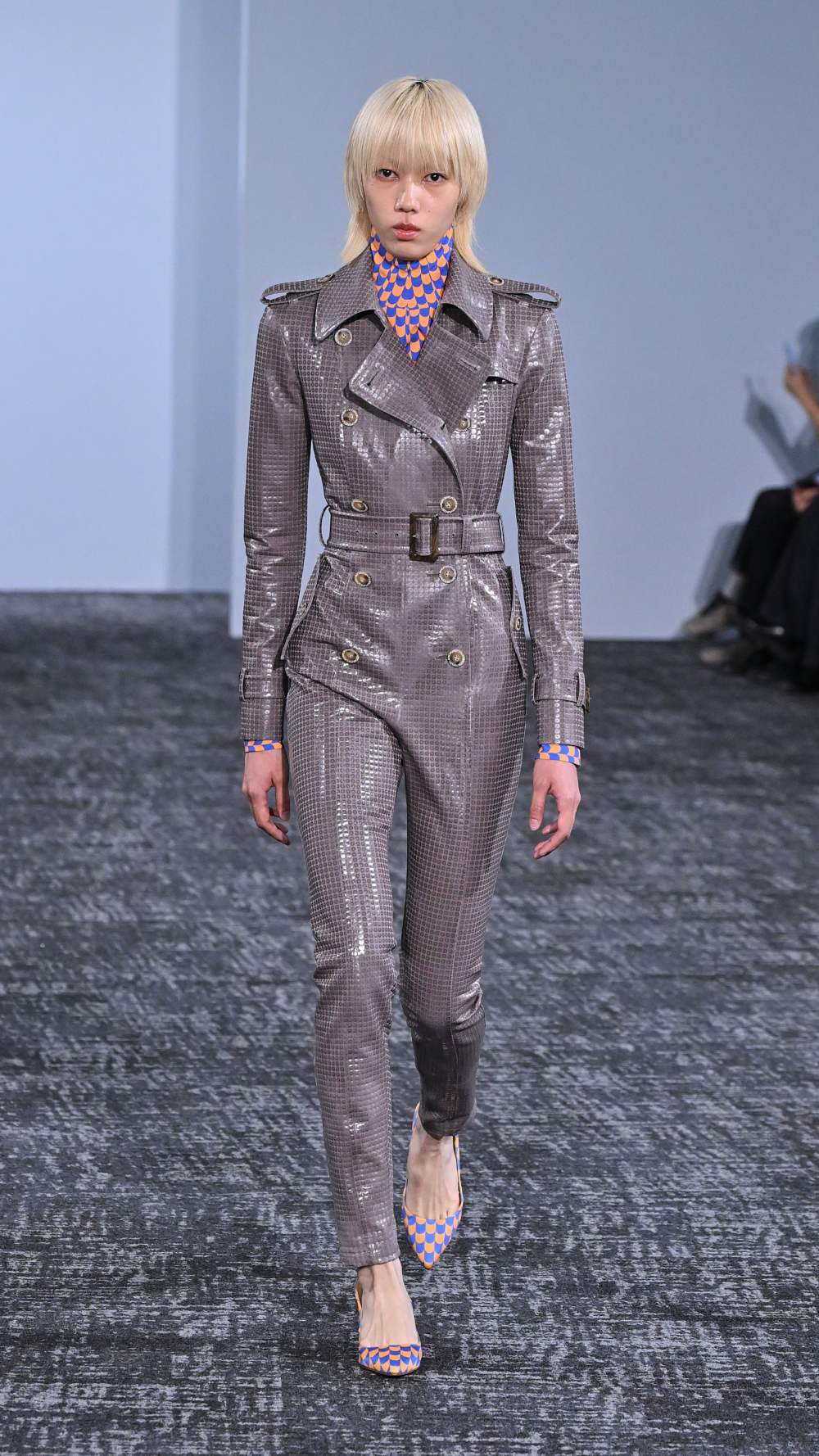 Anrealage SS27: la piel digital hecha de escamas de color