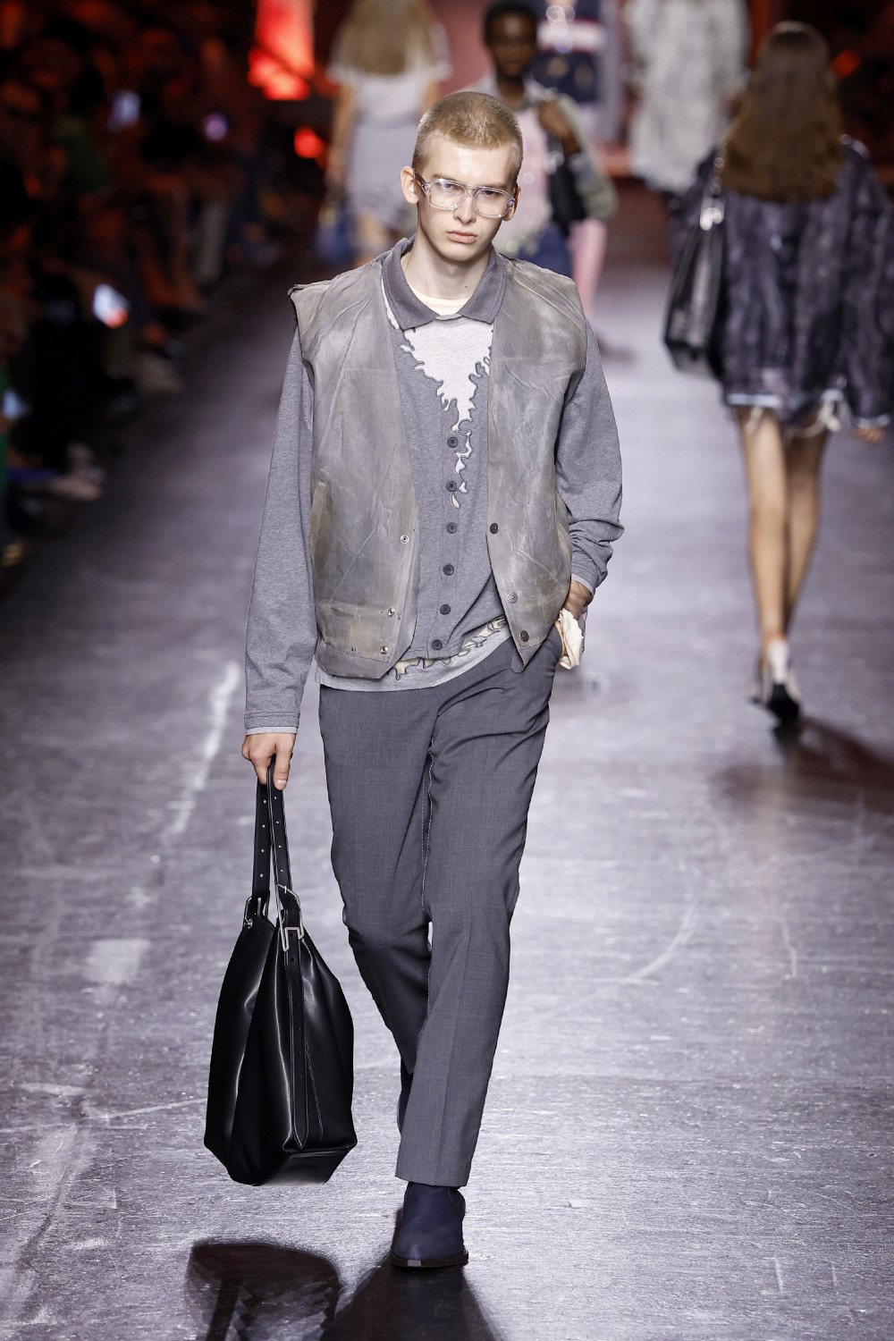 Glenn Martens se despide de Diesel con su colección SS27