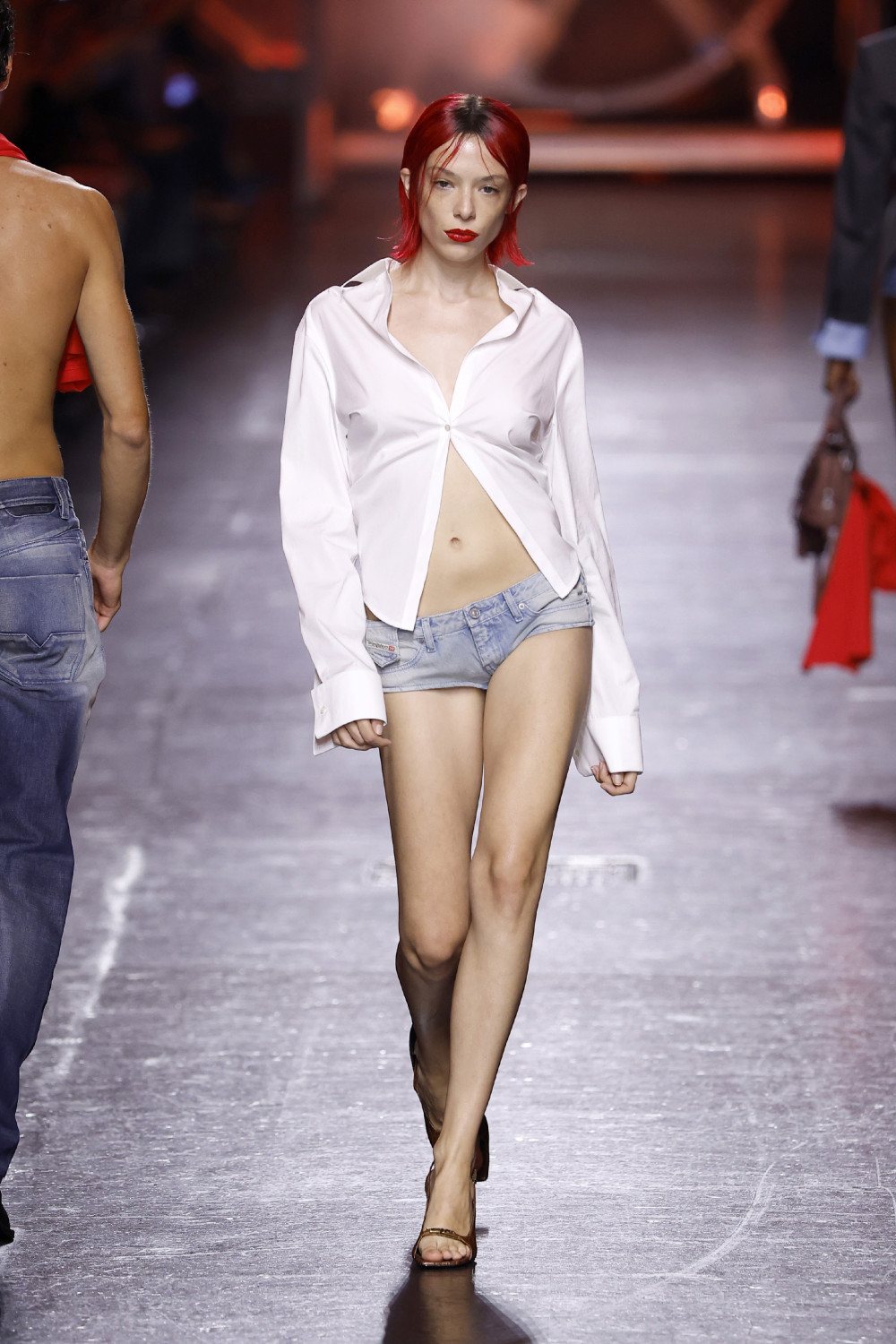 Glenn Martens se despide de Diesel con su colección SS27