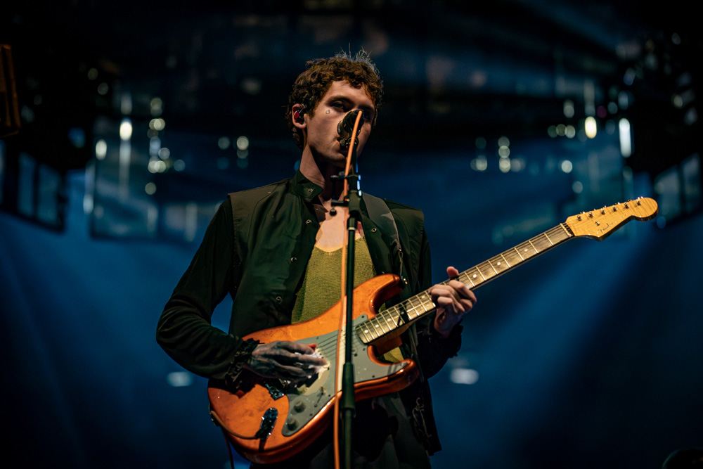 Tame Impala deslumbra en Seattle con Dominic Fike