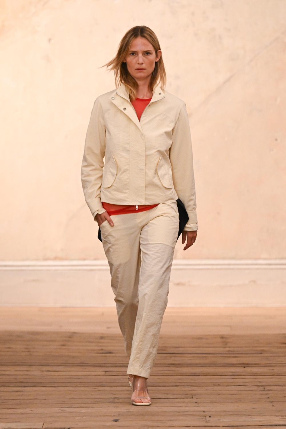 Eckhaus Latta aligera y sensualiza su minimalismo para SS27