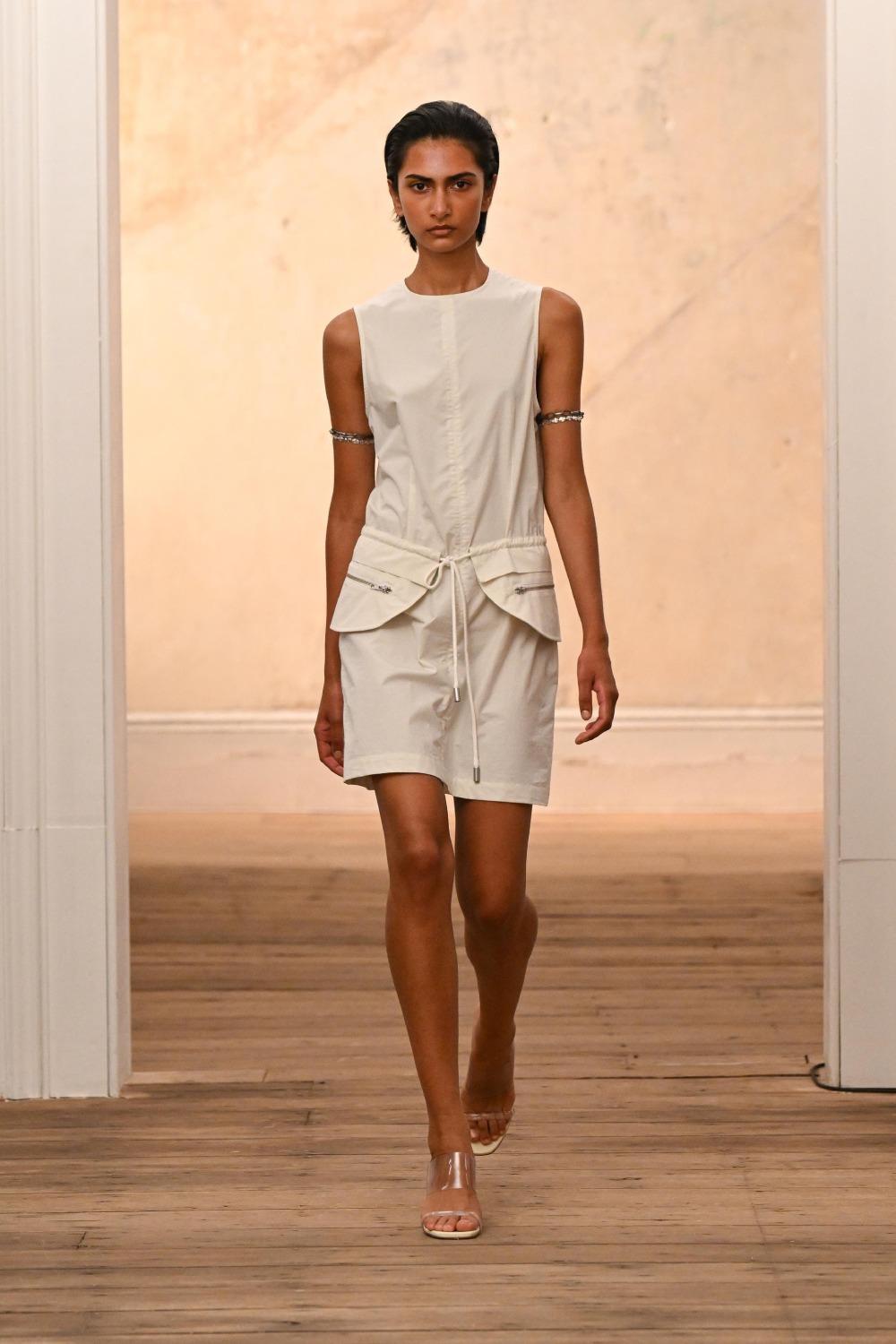 Eckhaus Latta aligera y sensualiza su minimalismo para SS27