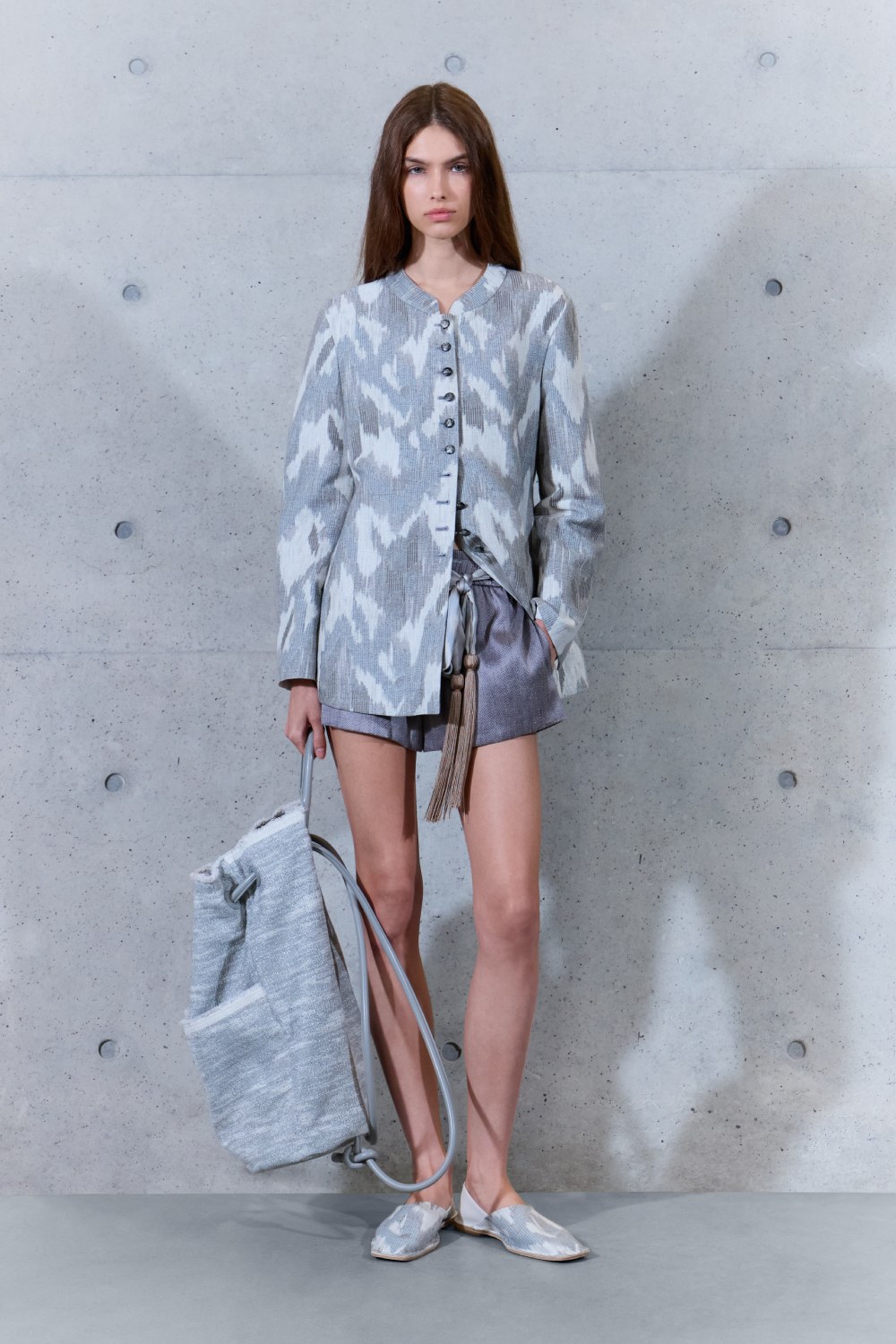 Emporio Armani SS27 estudia el paso del tiempo en la ropa