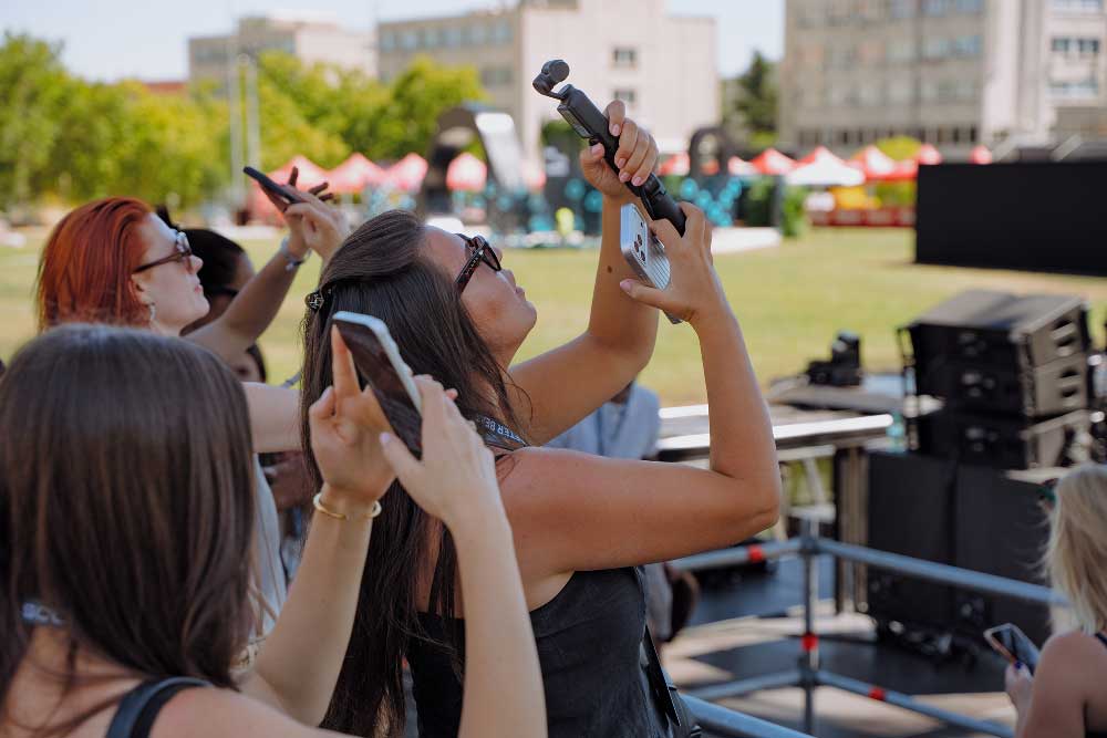 Festival de música electrónica sin humos con IQOS x Zamna