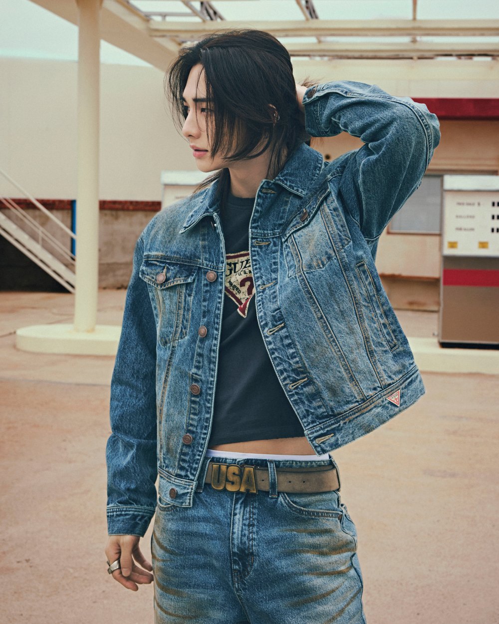 Hyunjin es el nuevo símbolo de denim americano para Guess