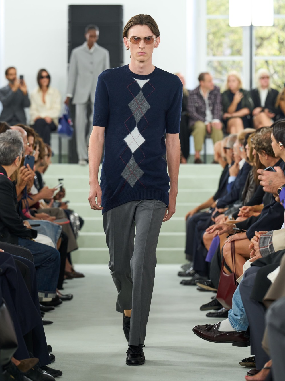 Jil Sander SS27 trae minimalismo desprolijo e imperfecto