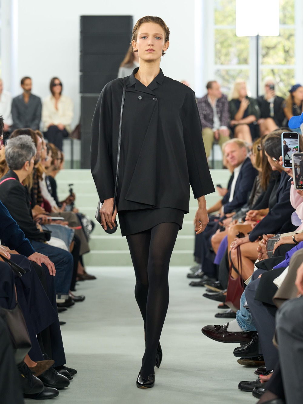 Jil Sander SS27 trae minimalismo desprolijo e imperfecto