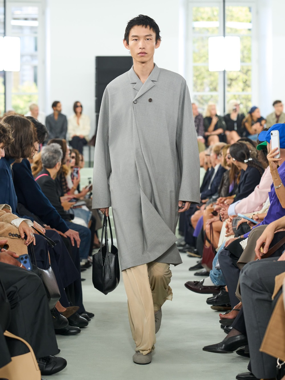 Jil Sander SS27 trae minimalismo desprolijo e imperfecto