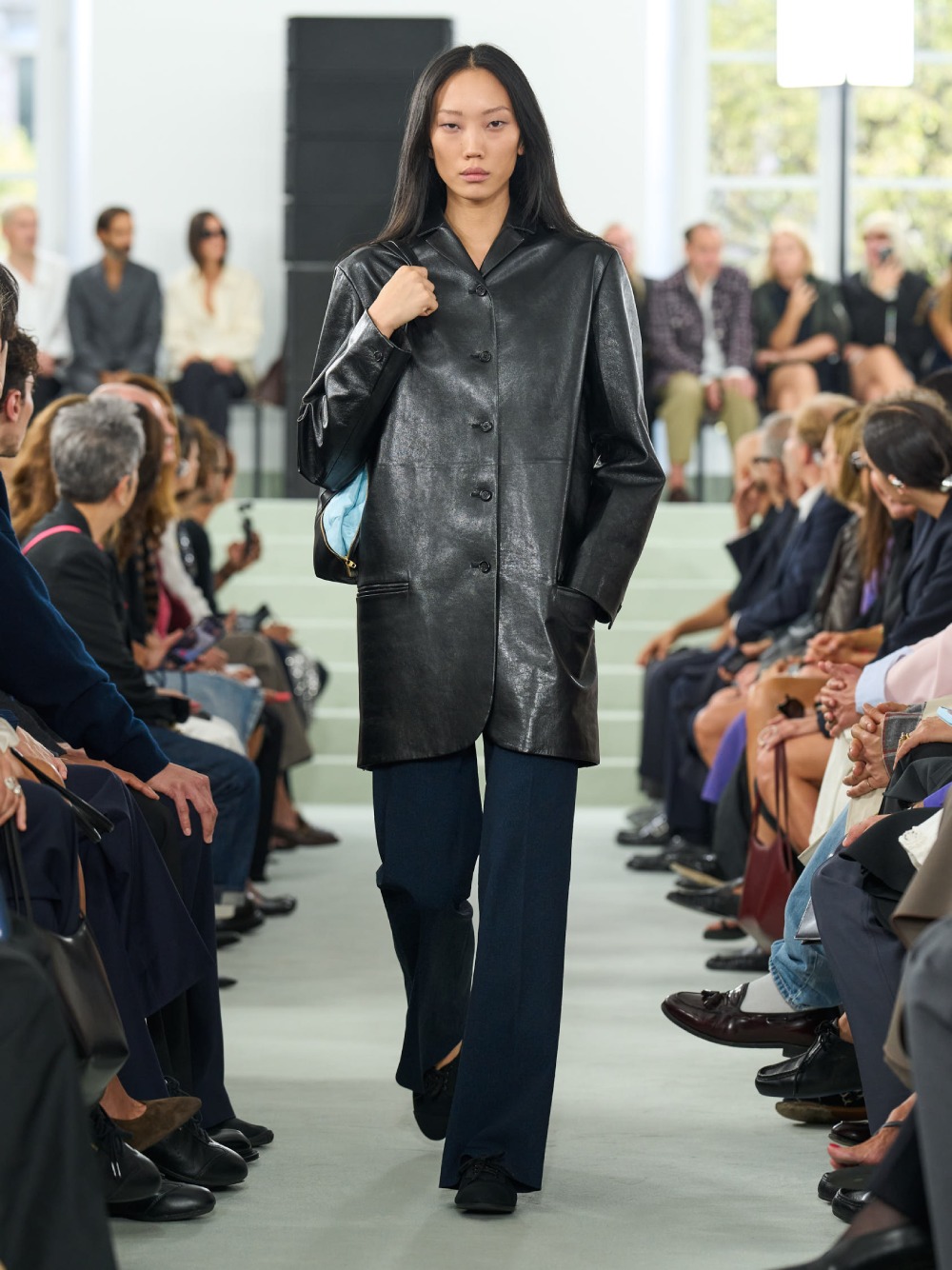 Jil Sander SS27 trae minimalismo desprolijo e imperfecto