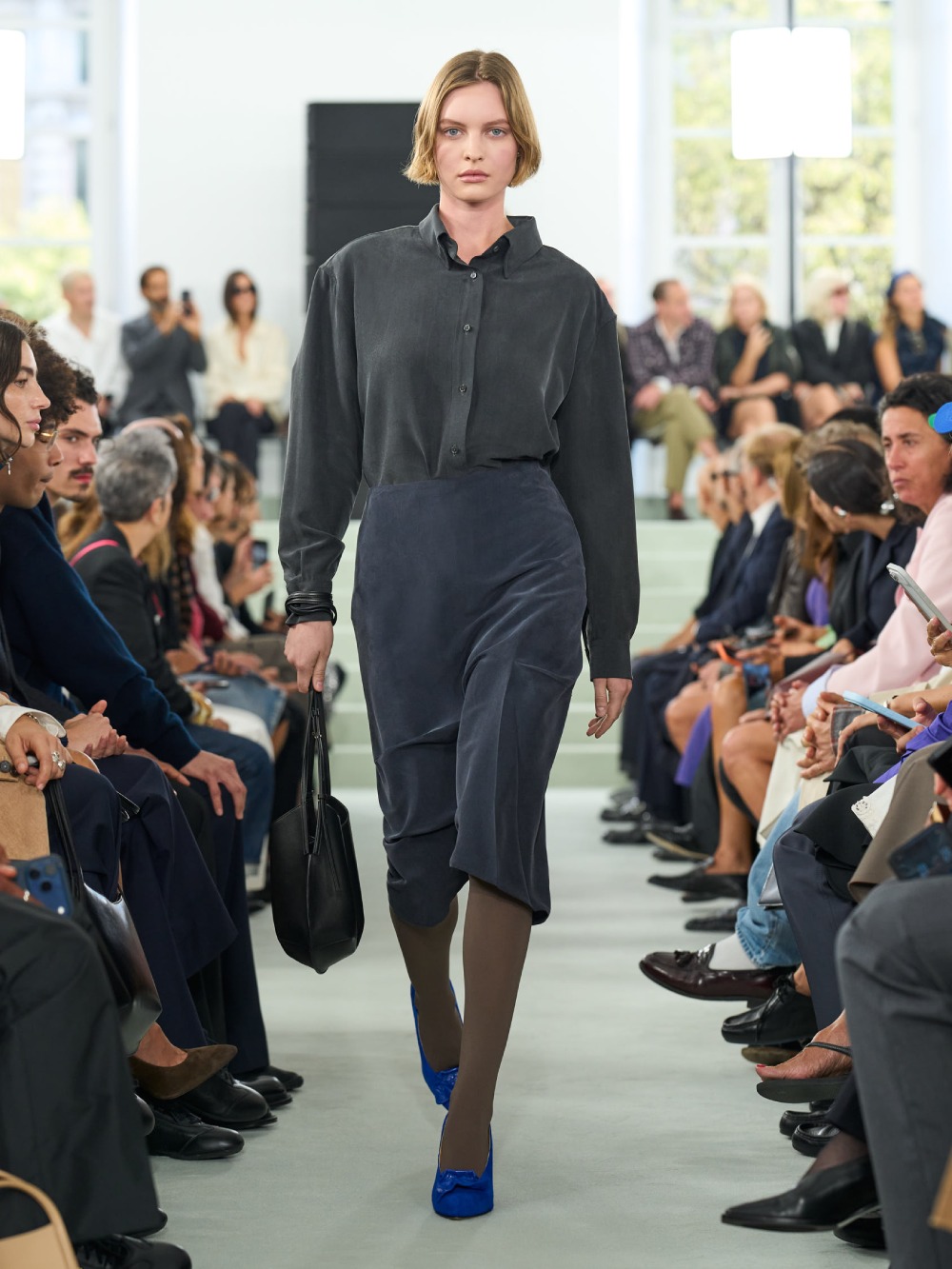 Jil Sander SS27 trae minimalismo desprolijo e imperfecto