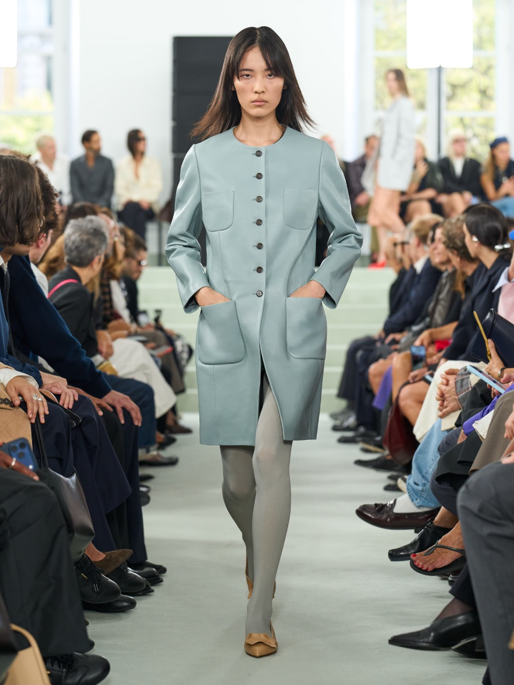 Jil Sander SS27 trae minimalismo desprolijo e imperfecto